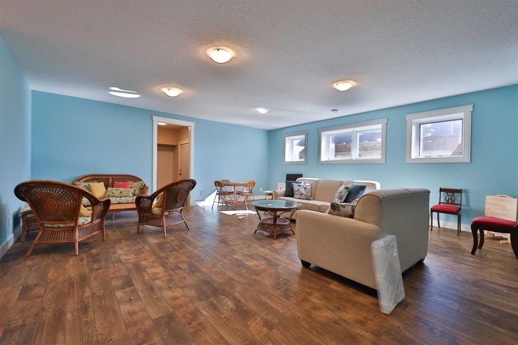 28 Cobblestone Lane, Raymond, AB - Indoor Photo Showing Other Room