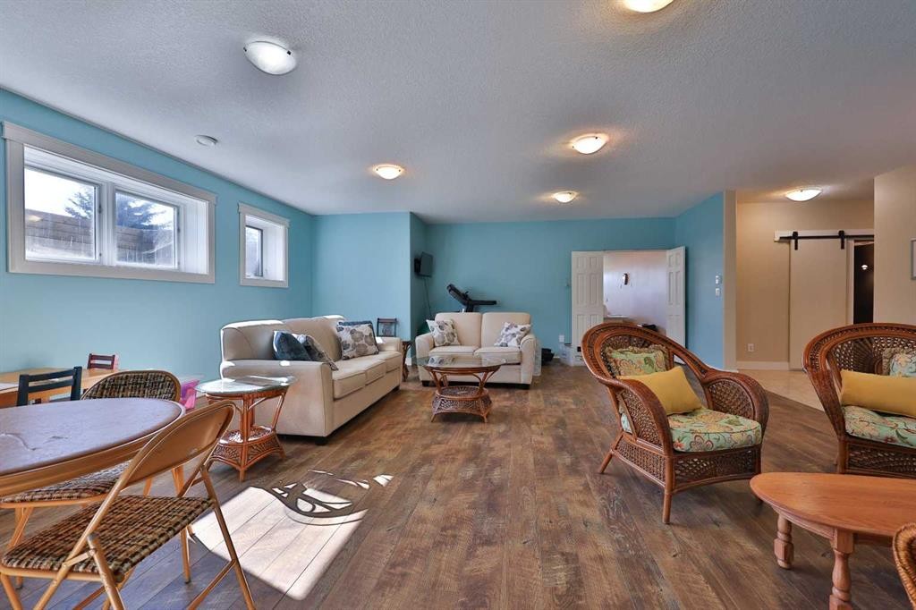 28 Cobblestone Lane, Raymond, AB - Indoor Photo Showing Other Room