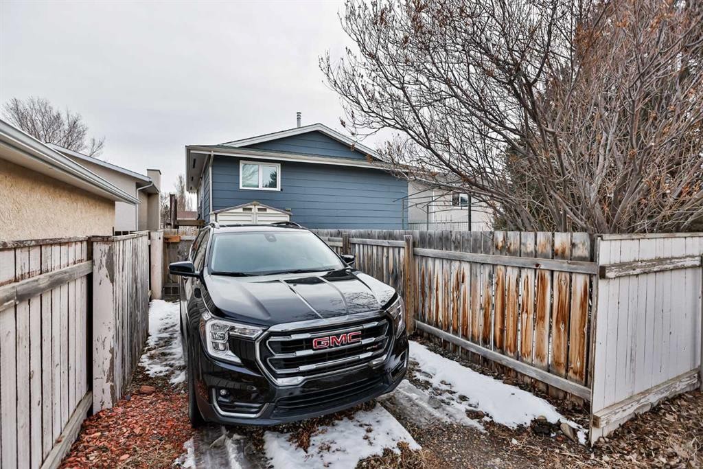 285 Jerry Potts Boulevard West, Lethbridge, AB - Outdoor