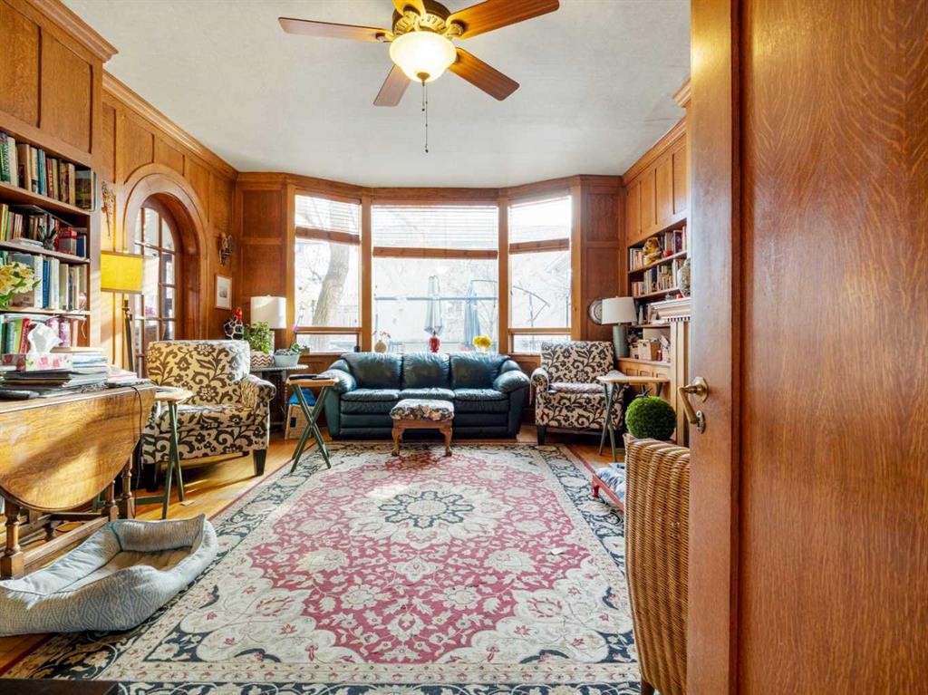 1404 4 Avenue South, Lethbridge, AB - Indoor Photo Showing Living Room