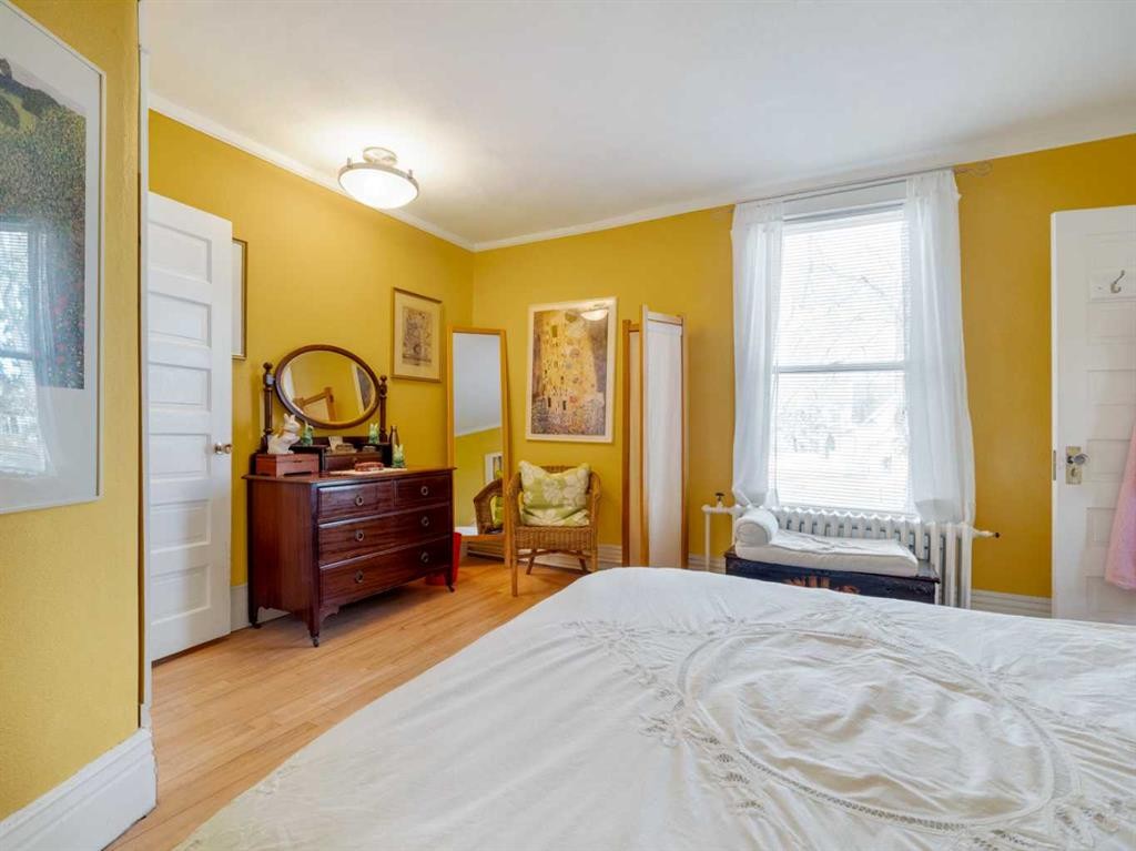 1404 4 Avenue South, Lethbridge, AB - Indoor Photo Showing Bedroom