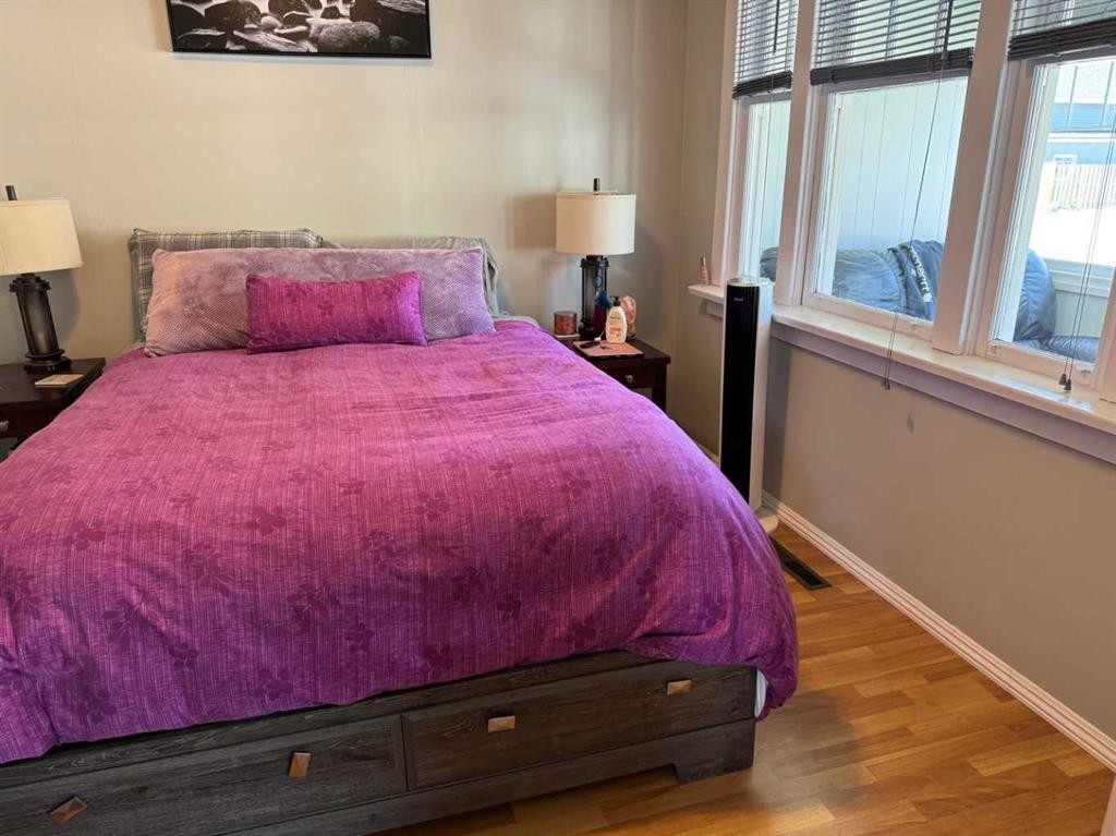 7918 23 Avenue, Coleman, AB - Indoor Photo Showing Bedroom