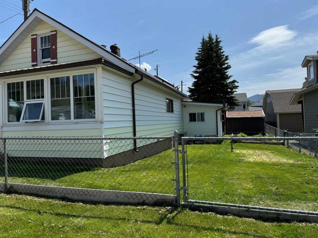 7918 23 Avenue, Coleman, AB - Outdoor