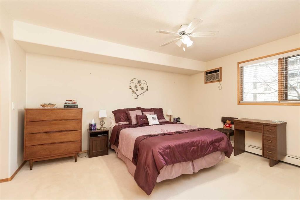 112-75 1 Avenue South, Lethbridge, AB - Indoor Photo Showing Bedroom