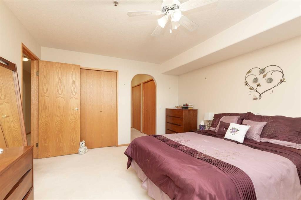 112-75 1 Avenue South, Lethbridge, AB - Indoor Photo Showing Bedroom