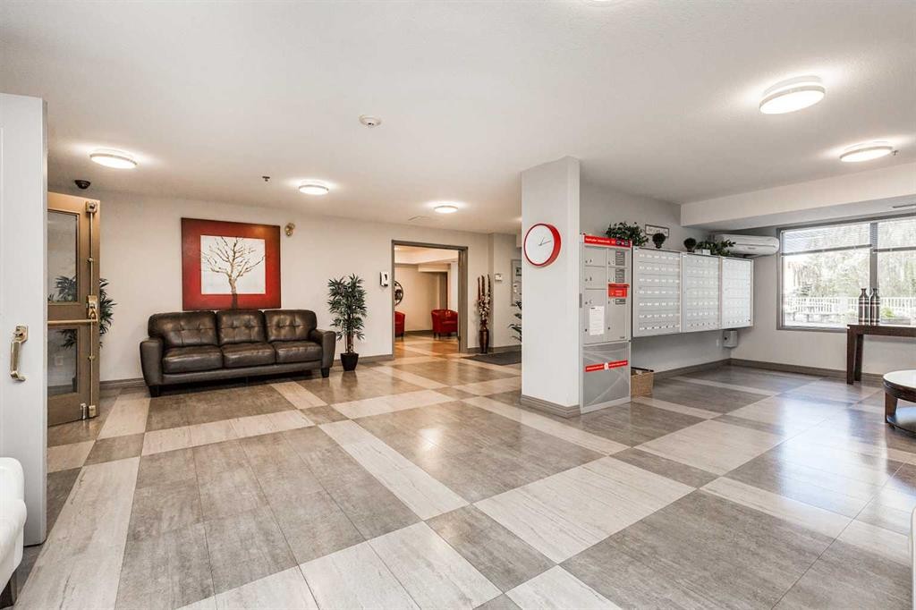 112-75 1 Avenue South, Lethbridge, AB - Indoor Photo Showing Gym Room