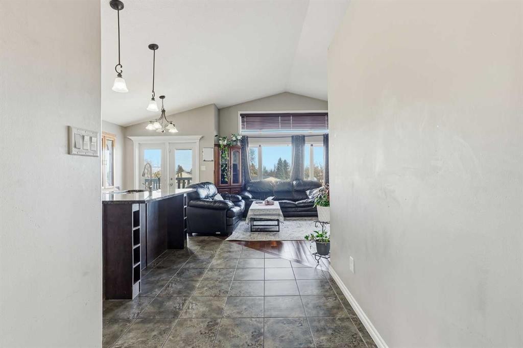 432 Firelight Point West, Lethbridge, AB - Indoor