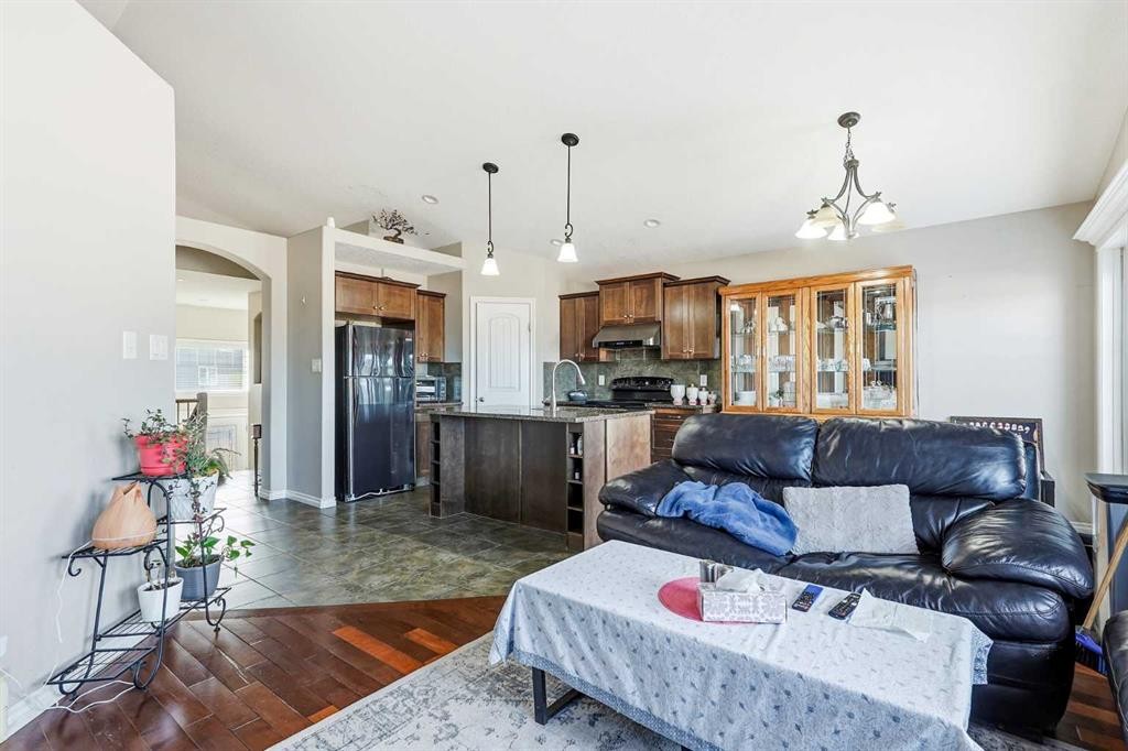 432 Firelight Point West, Lethbridge, AB - Indoor Photo Showing Living Room