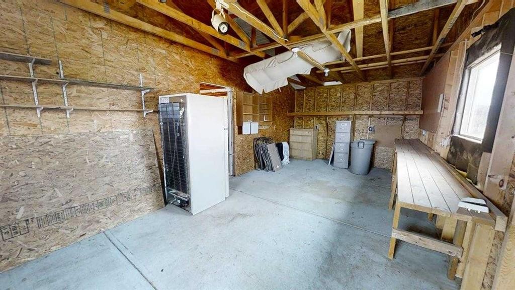 420N 200W, Raymond, AB - Indoor