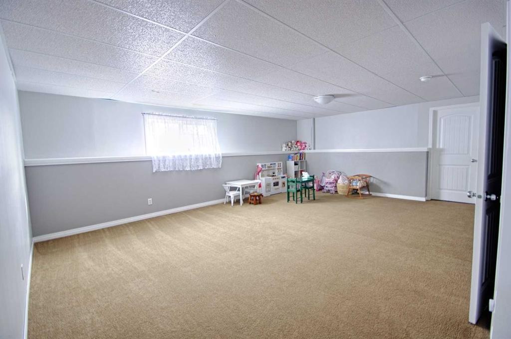 109 3 Avenue East, Barnwell, AB - Indoor