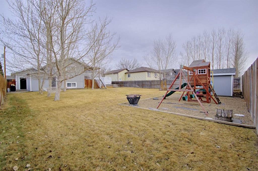 109 3 Avenue East, Barnwell, AB - Outdoor