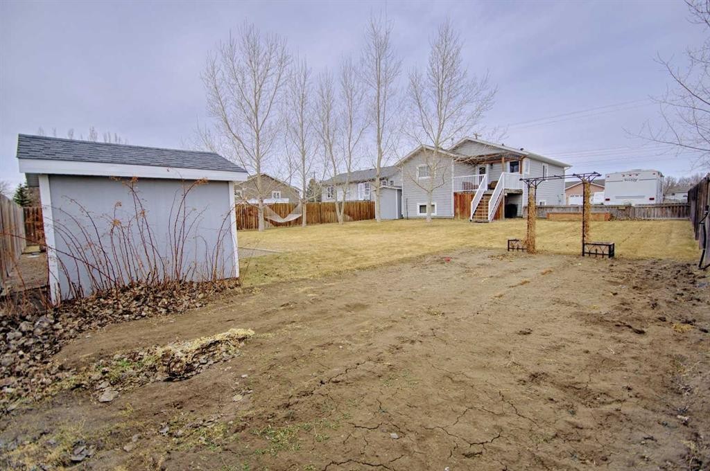 109 3 Avenue East, Barnwell, AB - Outdoor