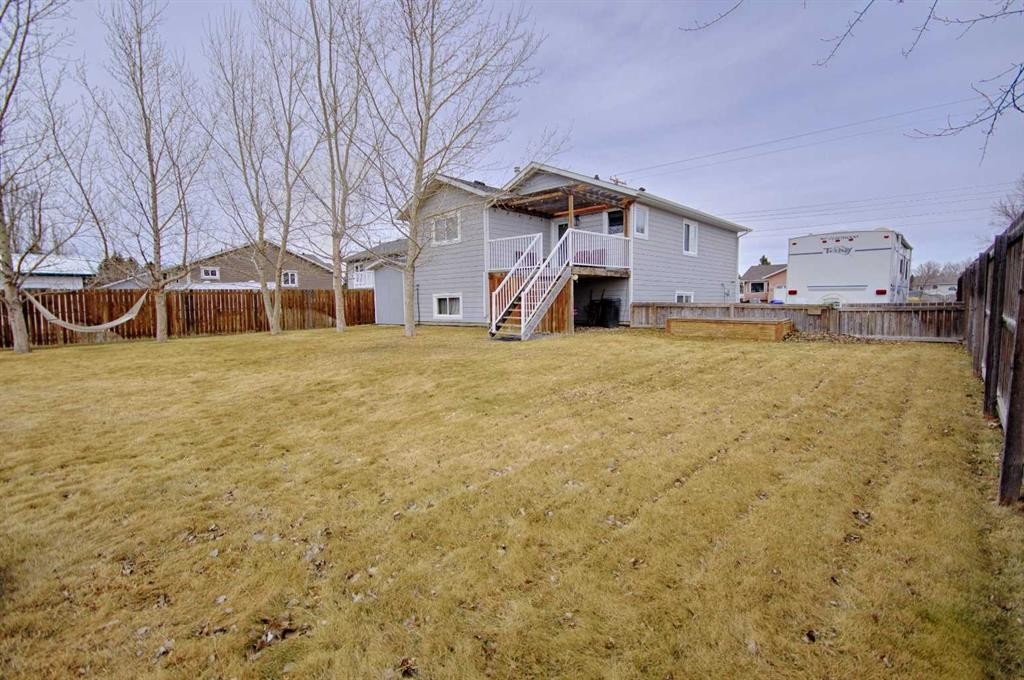 109 3 Avenue East, Barnwell, AB - Outdoor