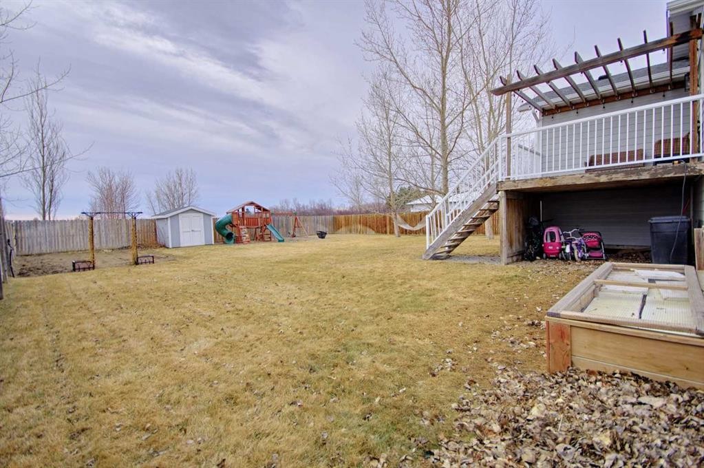 109 3 Avenue East, Barnwell, AB - Outdoor