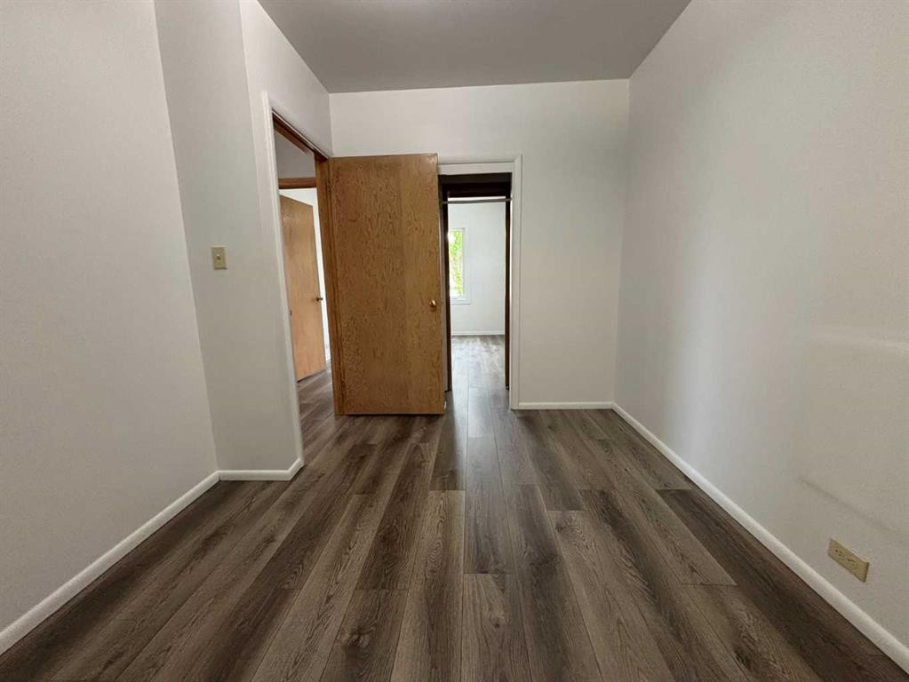 307 Centre Avenue, Coutts, AB - Indoor Photo Showing Other Room