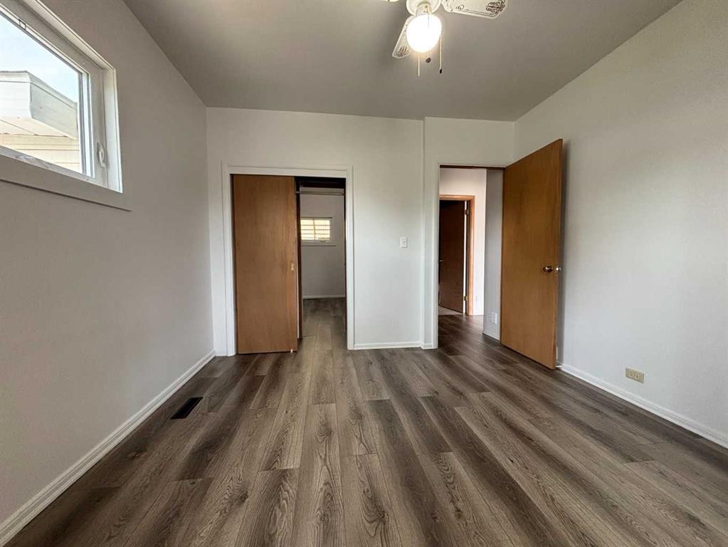 307 Centre Avenue, Coutts, AB - Indoor Photo Showing Other Room