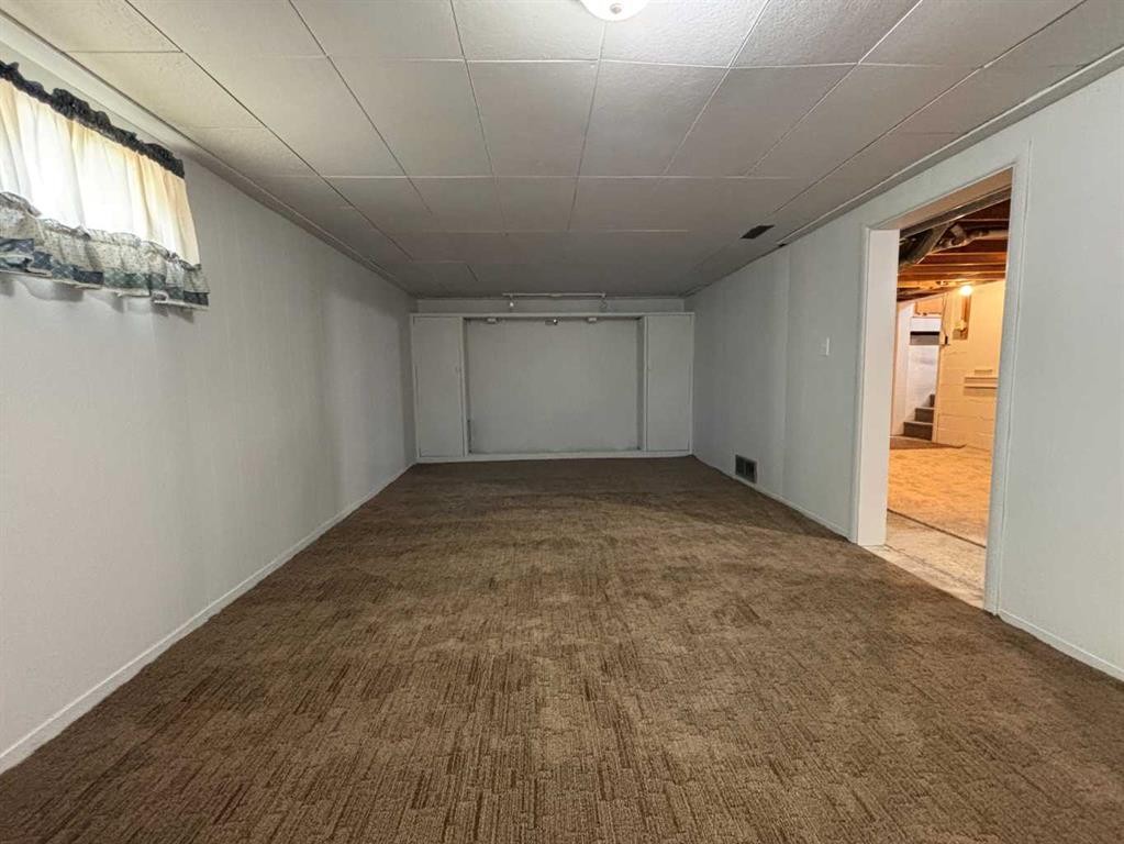 307 Centre Avenue, Coutts, AB - Indoor Photo Showing Other Room