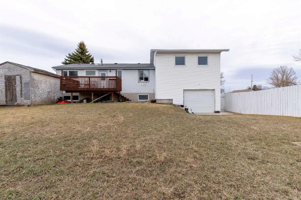 384 N 100 E, Raymond, AB - Outdoor With Deck Patio Veranda With Exterior