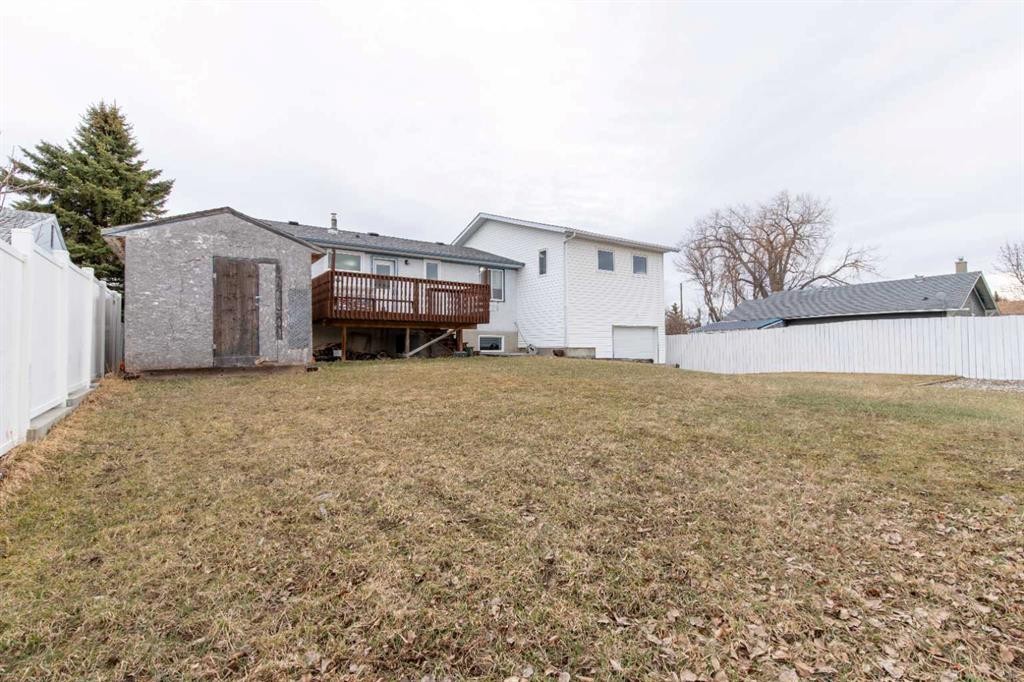 384 N 100 E, Raymond, AB - Outdoor With Deck Patio Veranda With Exterior