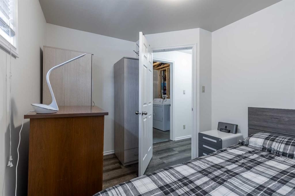 219 Lynx Road North, Lethbridge, AB - Indoor Photo Showing Other Room