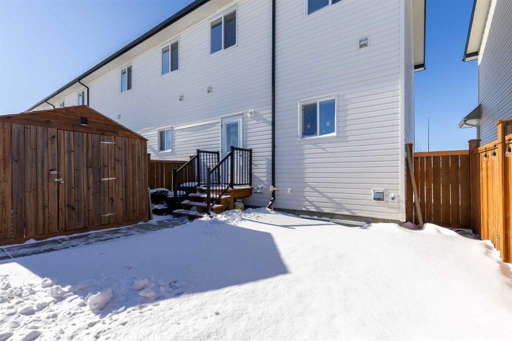 219 Lynx Road North, Lethbridge, AB - Outdoor With Exterior