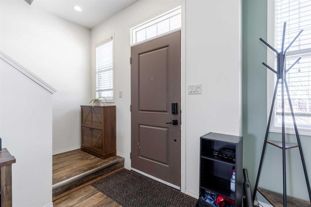 219 Lynx Road North, Lethbridge, AB - Indoor Photo Showing Other Room