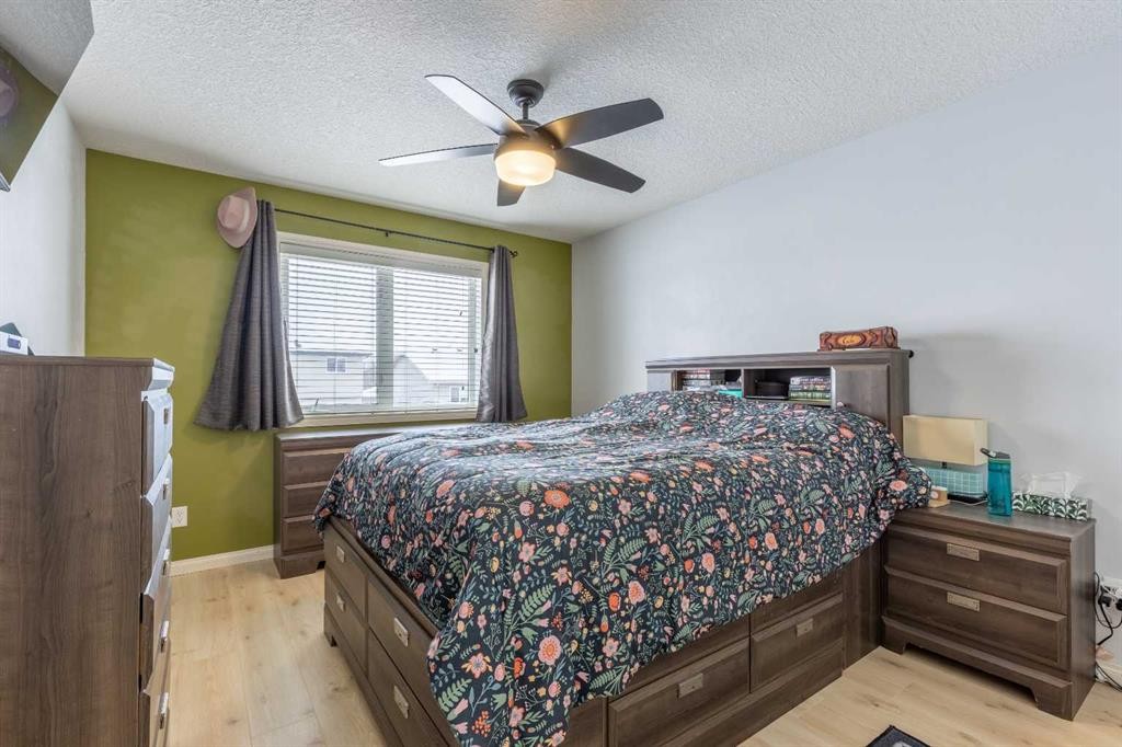 206 Keystone Lane West, Lethbridge, AB - Indoor Photo Showing Bedroom