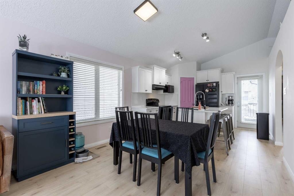 206 Keystone Lane West, Lethbridge, AB - Indoor Photo Showing Other Room