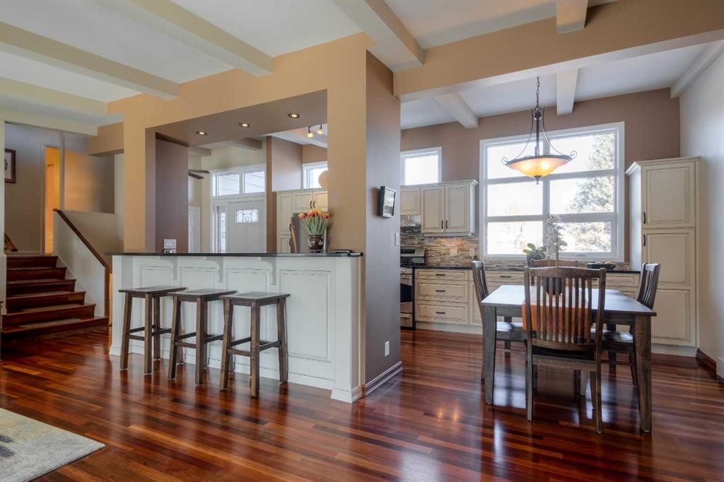 1416 15 Avenue South, Lethbridge, AB - Indoor Photo Showing Dining Room