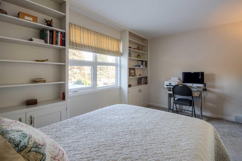 1416 15 Avenue South, Lethbridge, AB - Indoor Photo Showing Bedroom