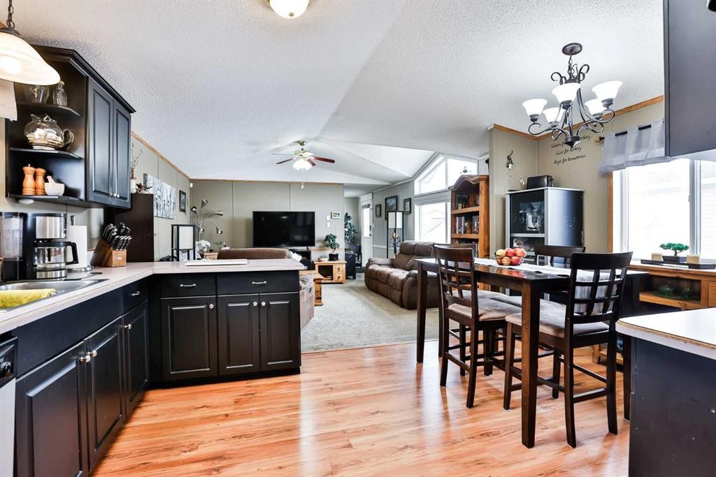 409 Conductor Boulevard, Coaldale, AB