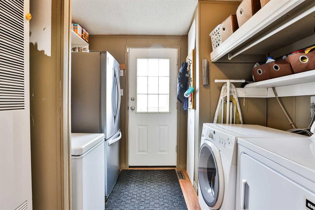 409 Conductor Boulevard, Coaldale, AB