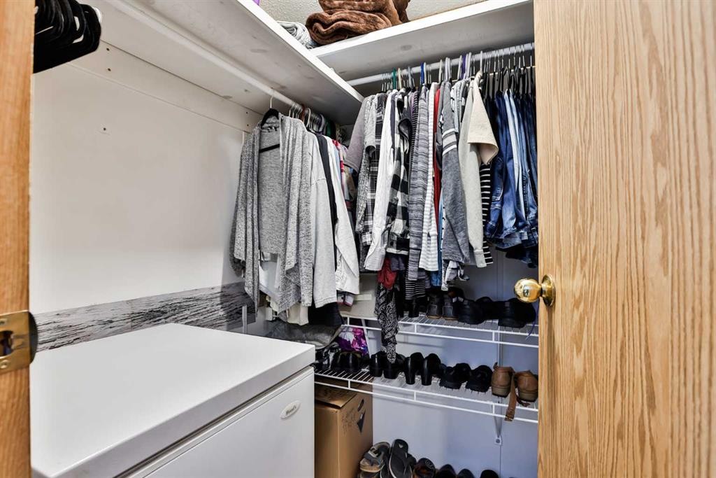 409 Conductor Boulevard, Coaldale, AB