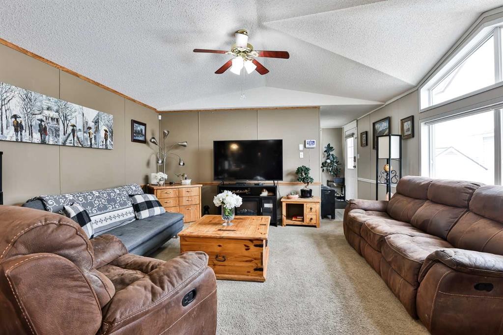 409 Conductor Boulevard, Coaldale, AB