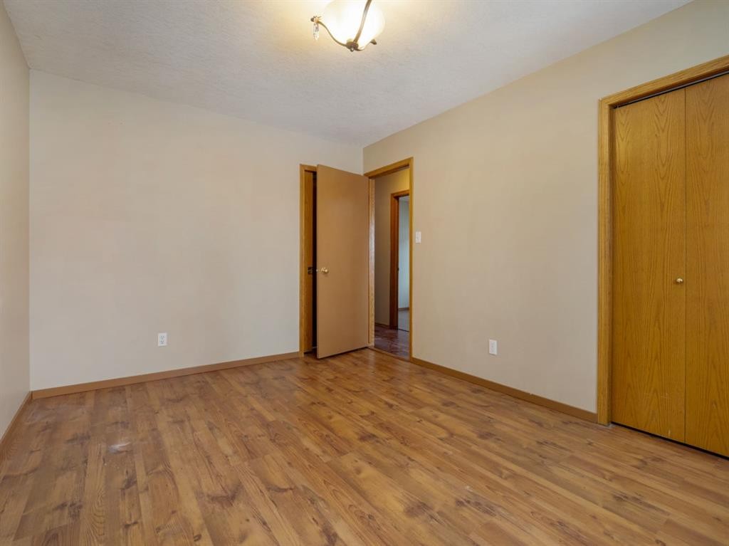 22 Assiniboia Road West, Lethbridge, AB - Indoor Photo Showing Other Room