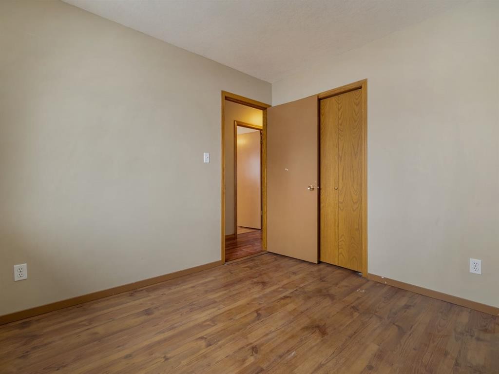 22 Assiniboia Road West, Lethbridge, AB - Indoor Photo Showing Other Room