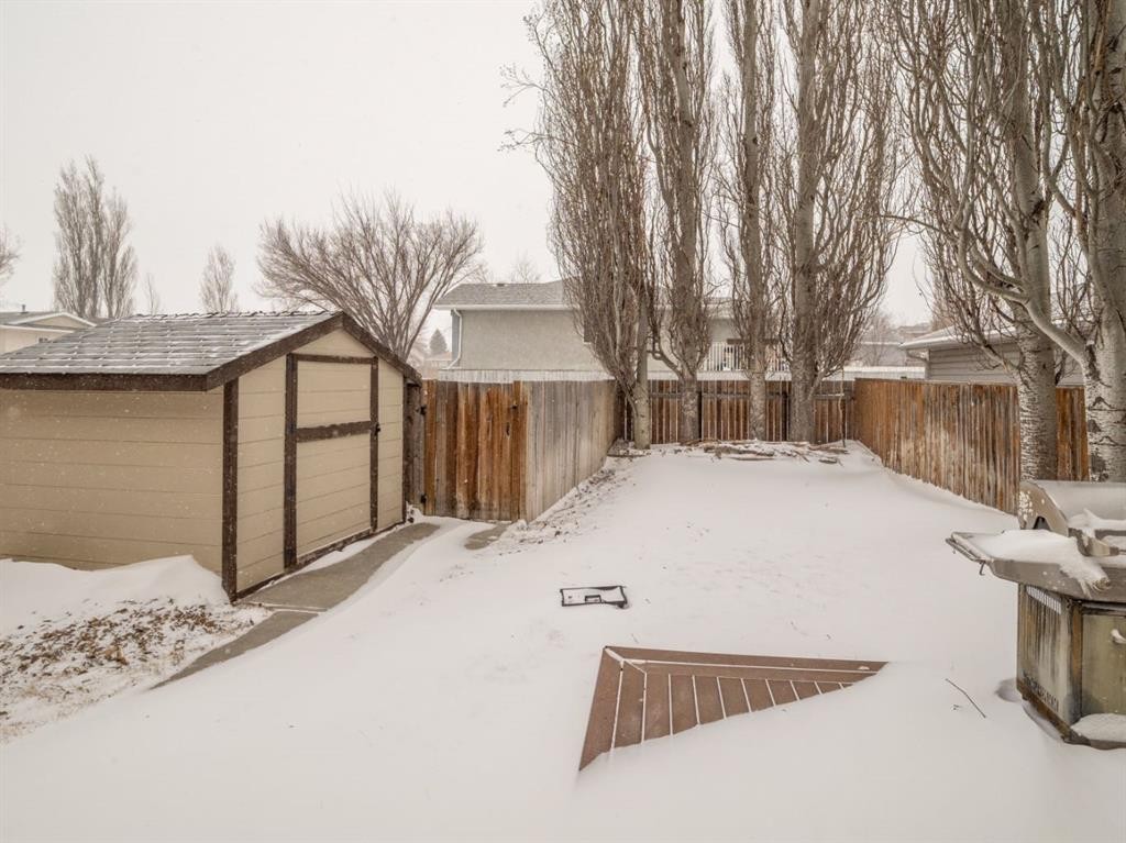 22 Assiniboia Road West, Lethbridge, AB - Outdoor