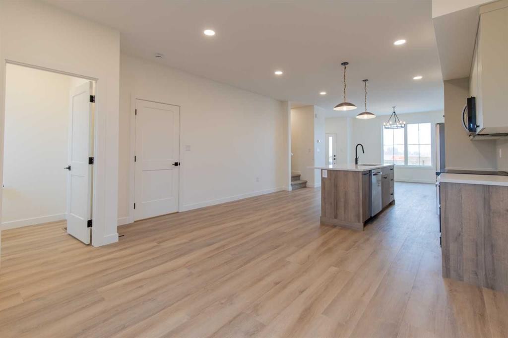 2815 16 Avenue, Coaldale, AB - Indoor