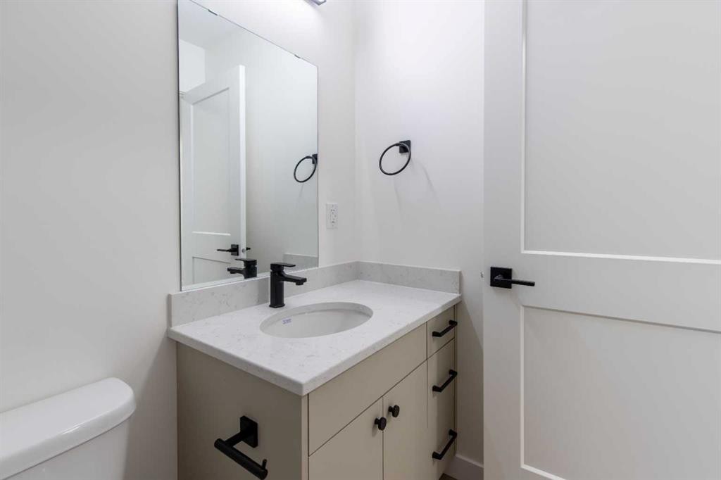 2815 16 Avenue, Coaldale, AB - Indoor Photo Showing Bathroom
