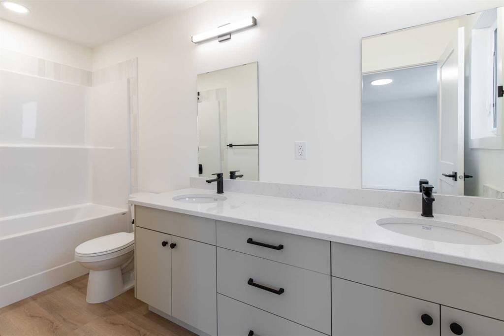 2815 16 Avenue, Coaldale, AB - Indoor Photo Showing Bathroom