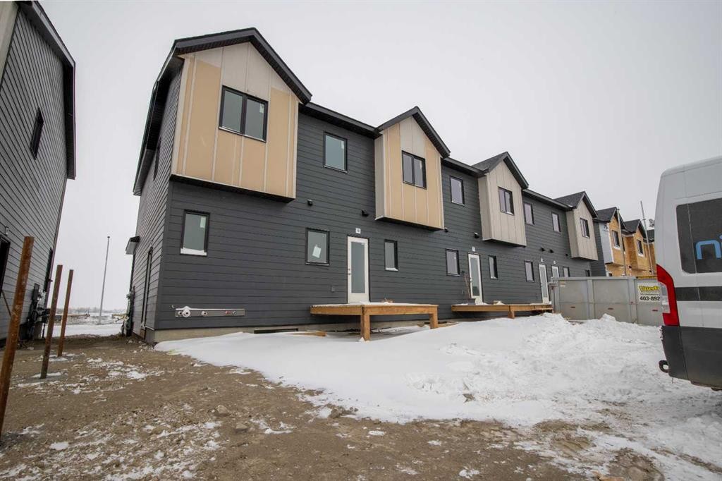 2815 16 Avenue, Coaldale, AB - Outdoor