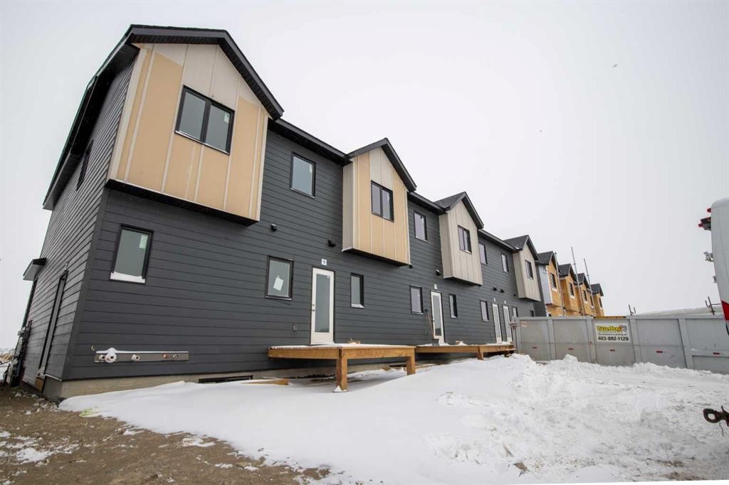 2815 16 Avenue, Coaldale, AB - Outdoor