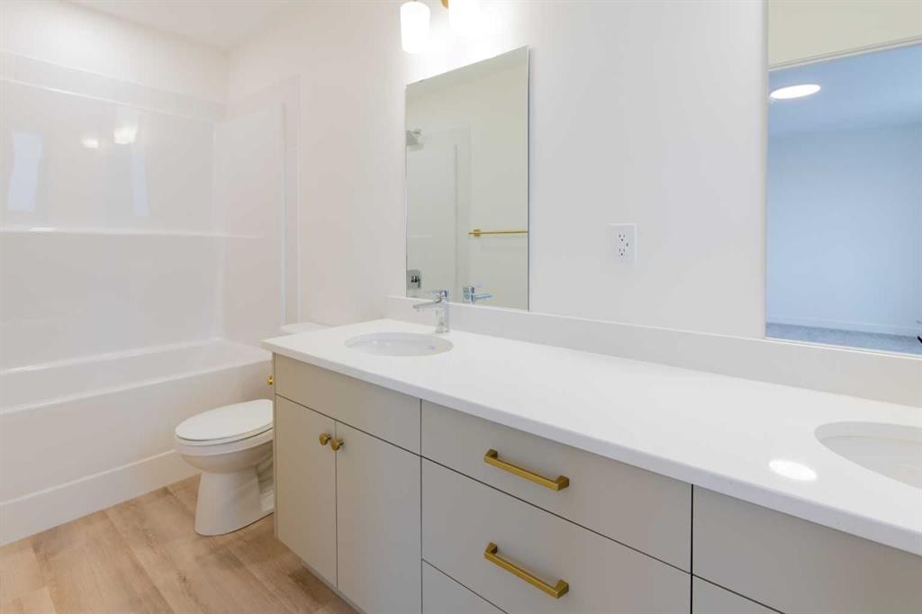 2813 16 Avenue, Coaldale, AB - Indoor Photo Showing Bathroom