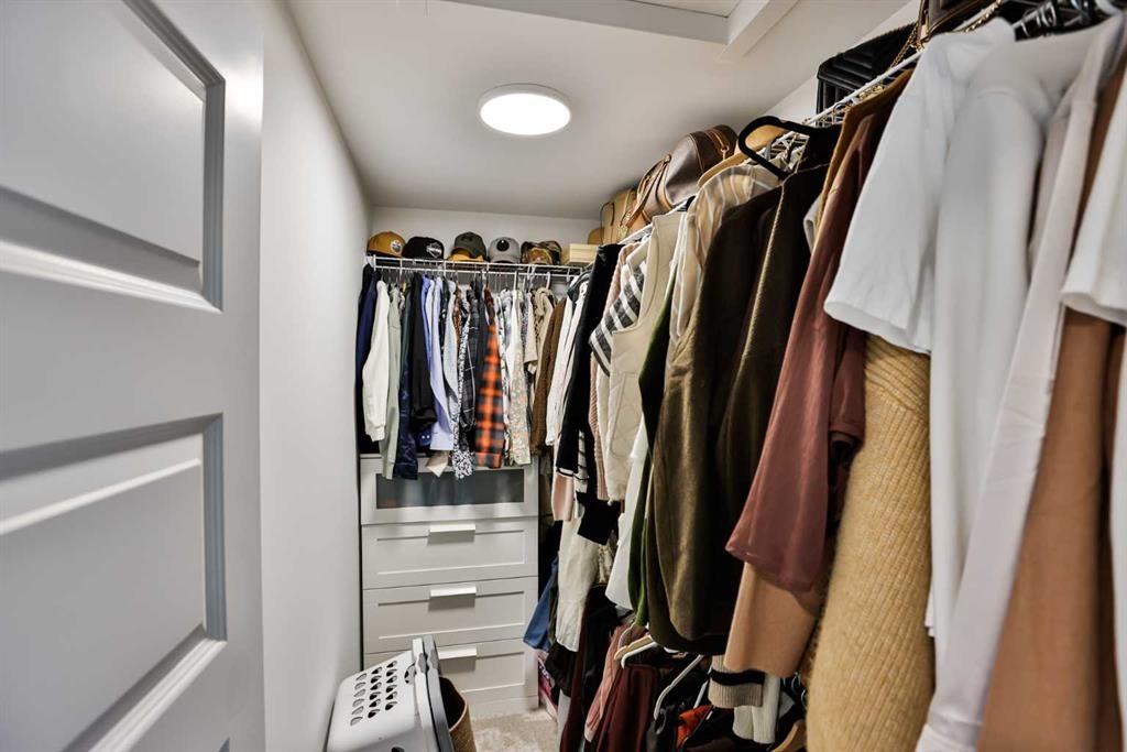 174 Caribou Bend North, Lethbridge, AB - Indoor With Storage