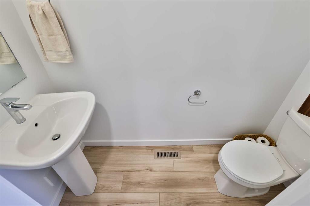 174 Caribou Bend North, Lethbridge, AB - Indoor Photo Showing Bathroom