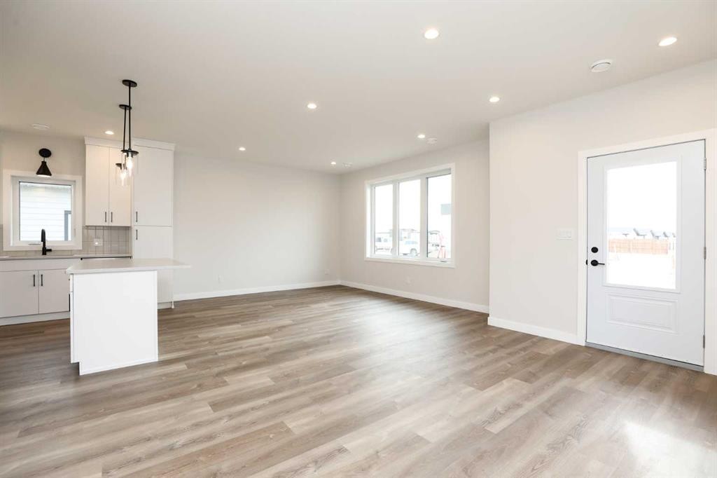4757 72 Avenue, Taber, AB - Indoor Photo Showing Kitchen