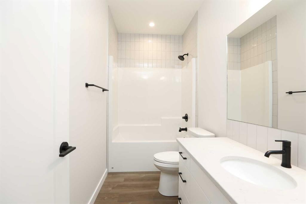 4757 72 Avenue, Taber, AB - Indoor Photo Showing Bathroom