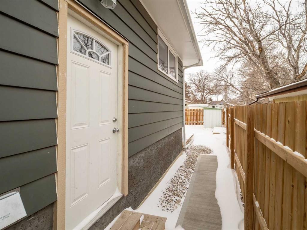 5720 56 Street, Taber, AB - Outdoor With Exterior