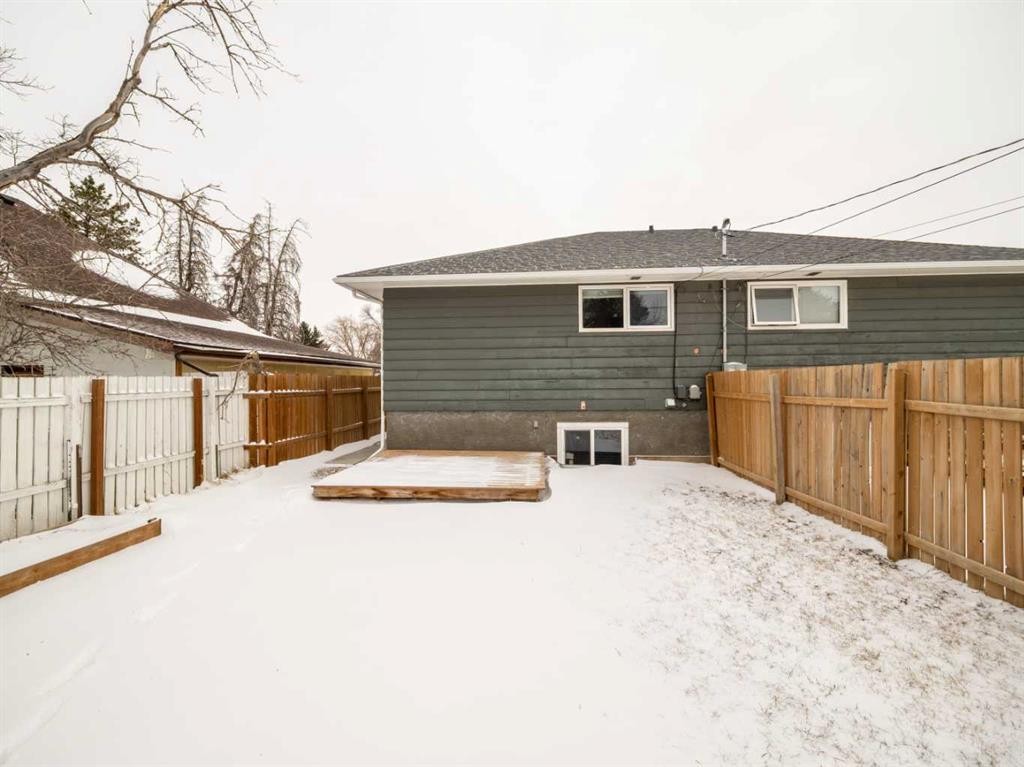5720 56 Street, Taber, AB - Outdoor With Exterior