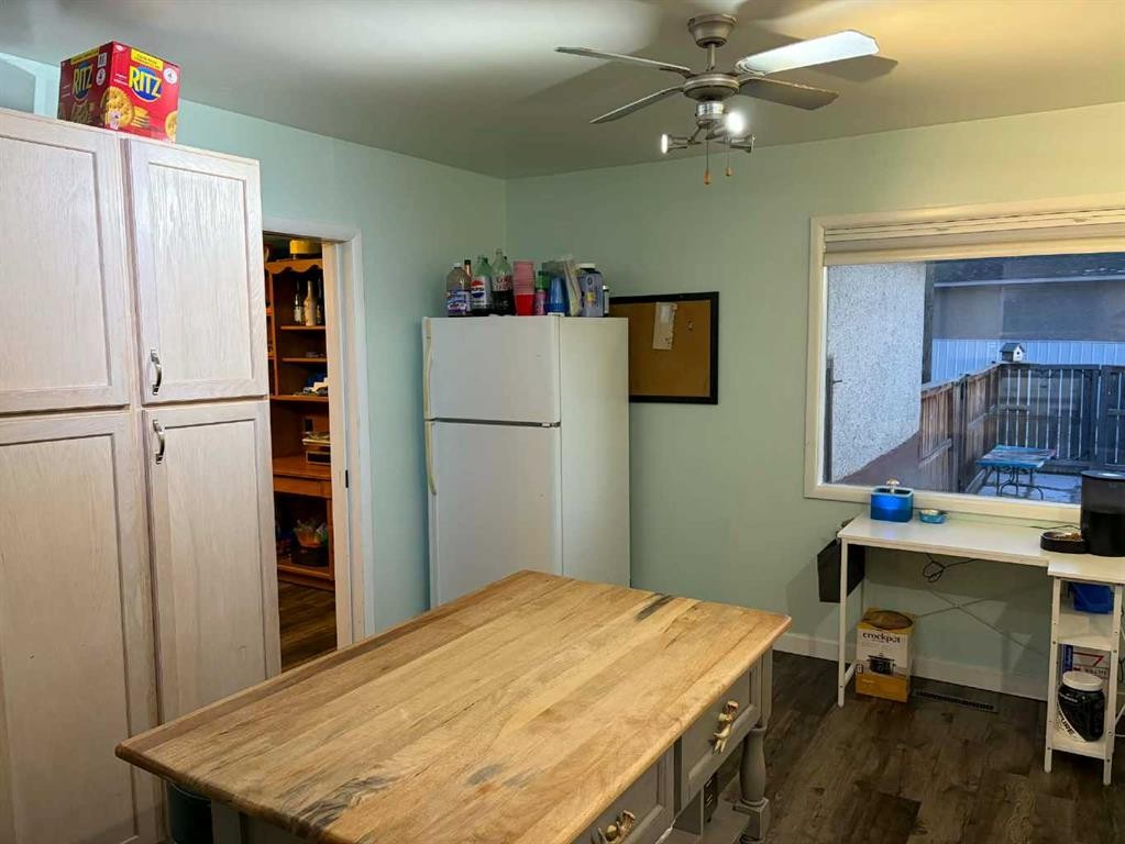 1216 23 Street North, Lethbridge, AB